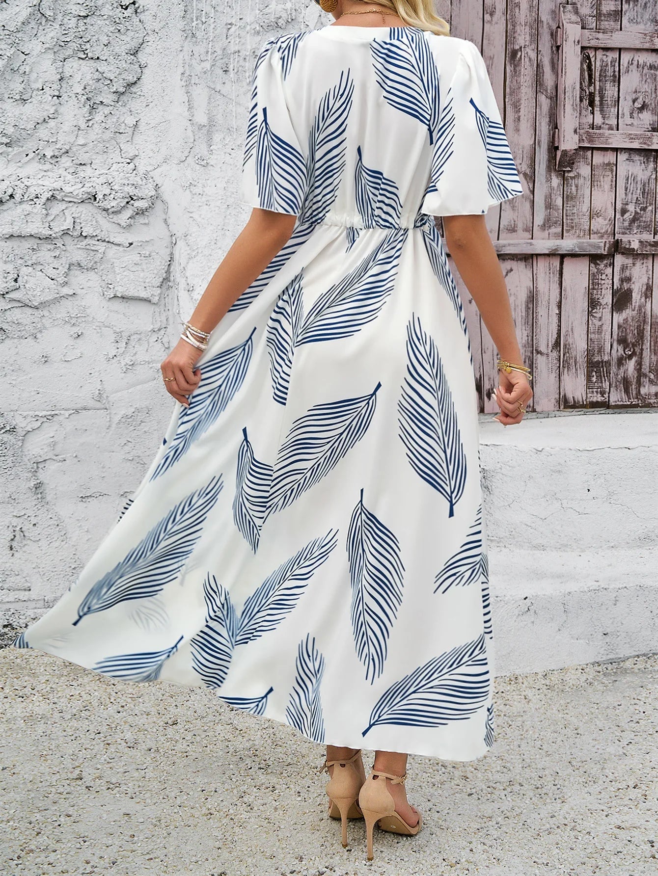 Casual Dresses- All-Season Leaf Print Maxi Dress for Every Body Type- - IndioGear Women Clothing