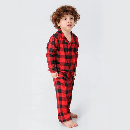 Klassische weihnachtliche Pyjama-Sets mit Karomuster für die ganze Familie