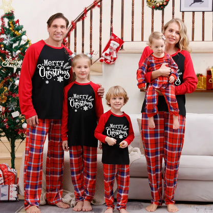 Pyjamas de Noël pour les soirées familiales festives pour tout le monde