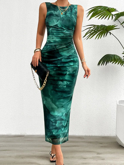 Robe midi moulante froncée pour les cocktails