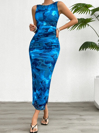 Robe midi moulante froncée pour les cocktails