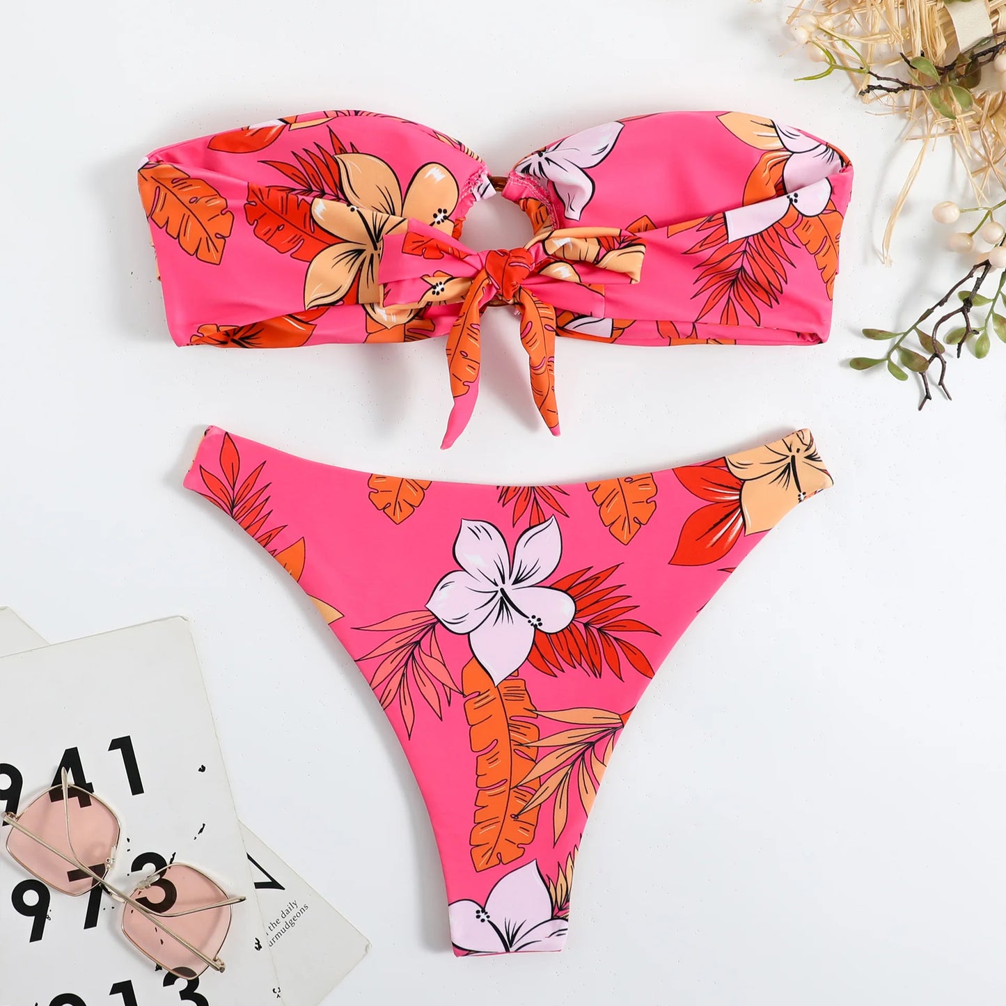 Floral Wireless Tube Bra and Floral Bottoms in a Stylish 2-Piece Bikini