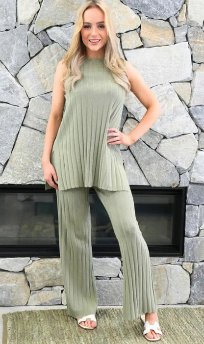 Summer Outfits- Women's Ribbed Lounge Set with Sleeveless Top & Elastic Waist Pants- Light Green- IndioGear.com