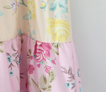 Robe d'été caraco à plusieurs niveaux avec imprimé floral et épaules nouées