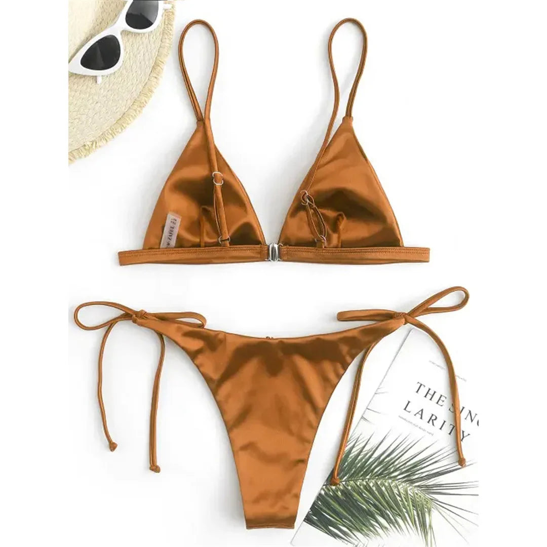 Bikini 2 pièces finition satinée pour femme - Votre incontournable pour les fêtes à la piscine