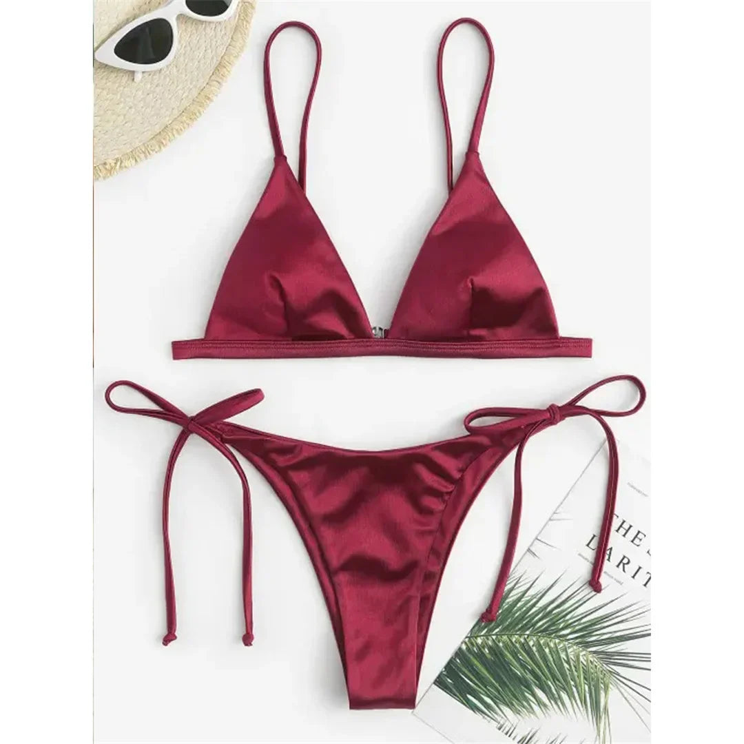 Bikini 2 pièces finition satinée pour femme - Votre incontournable pour les fêtes à la piscine