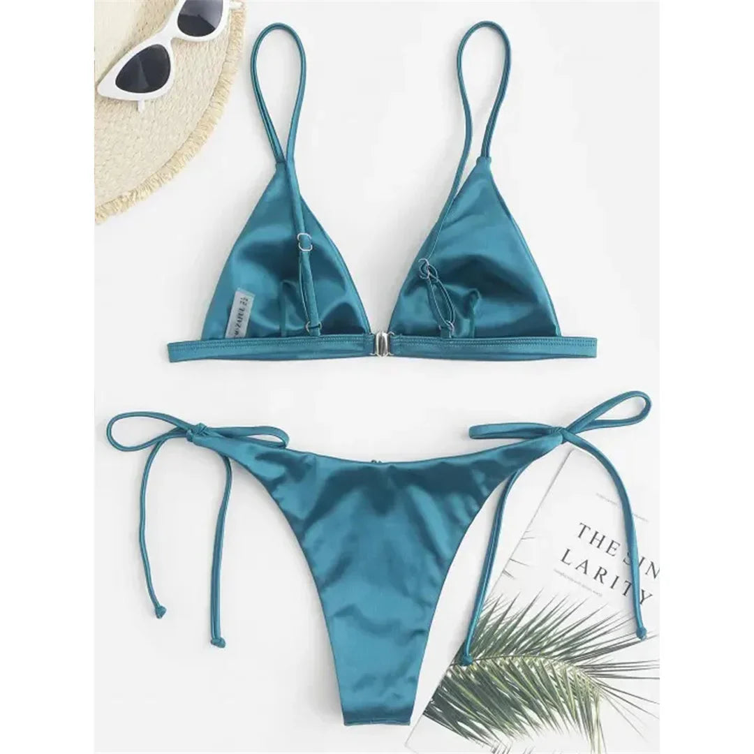 Bikini 2 pièces finition satinée pour femme - Votre incontournable pour les fêtes à la piscine