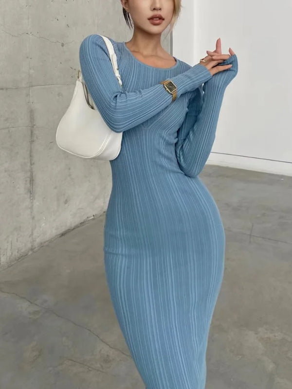 Body-Hugging Ribbed Midi Dress with Long Sleeves