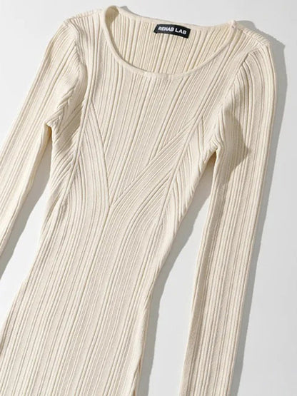 Body-Hugging Ribbed Midi Dress with Long Sleeves