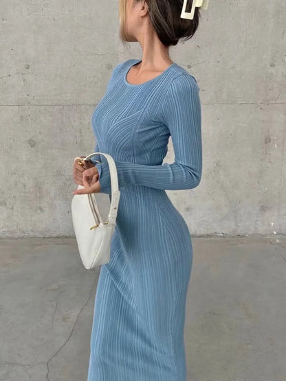 Body-Hugging Ribbed Midi Dress with Long Sleeves