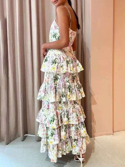 Robe longue florale à volants pour les mariages d'été