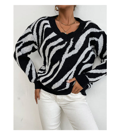 Sweaters- Zebra Knit V Neck Sweater- Black- Pekosa Women Clothing